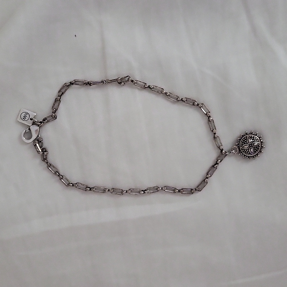 Sweet charm bracelet w charm